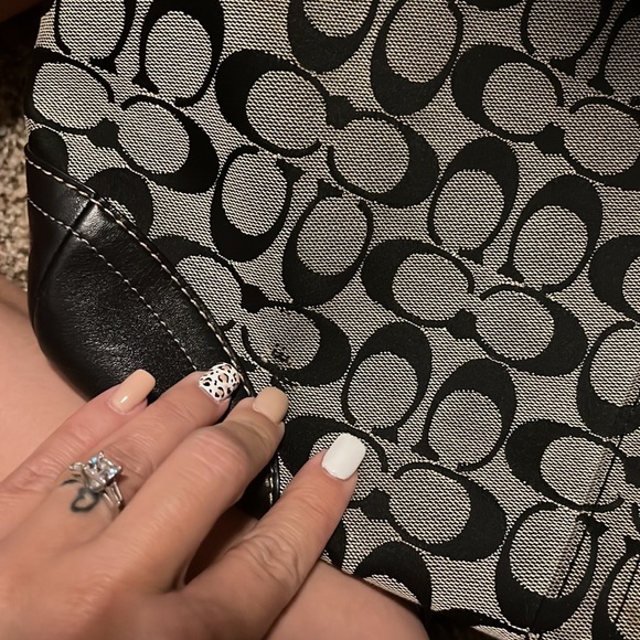 Black/grey coach c design - Picture 5 of 5